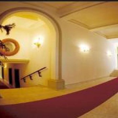 M Plaza Hotel Άκρα Εξωτερικό φωτογραφία